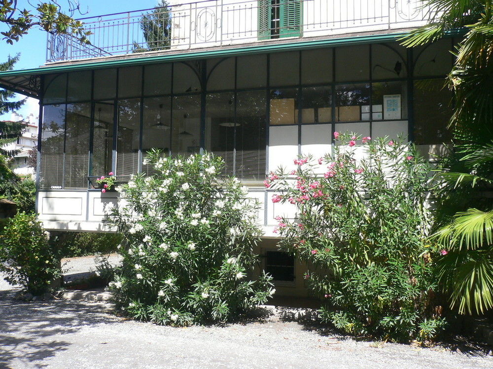 Hotel Montilleul - Villa Primrose Pau Bagian luar foto