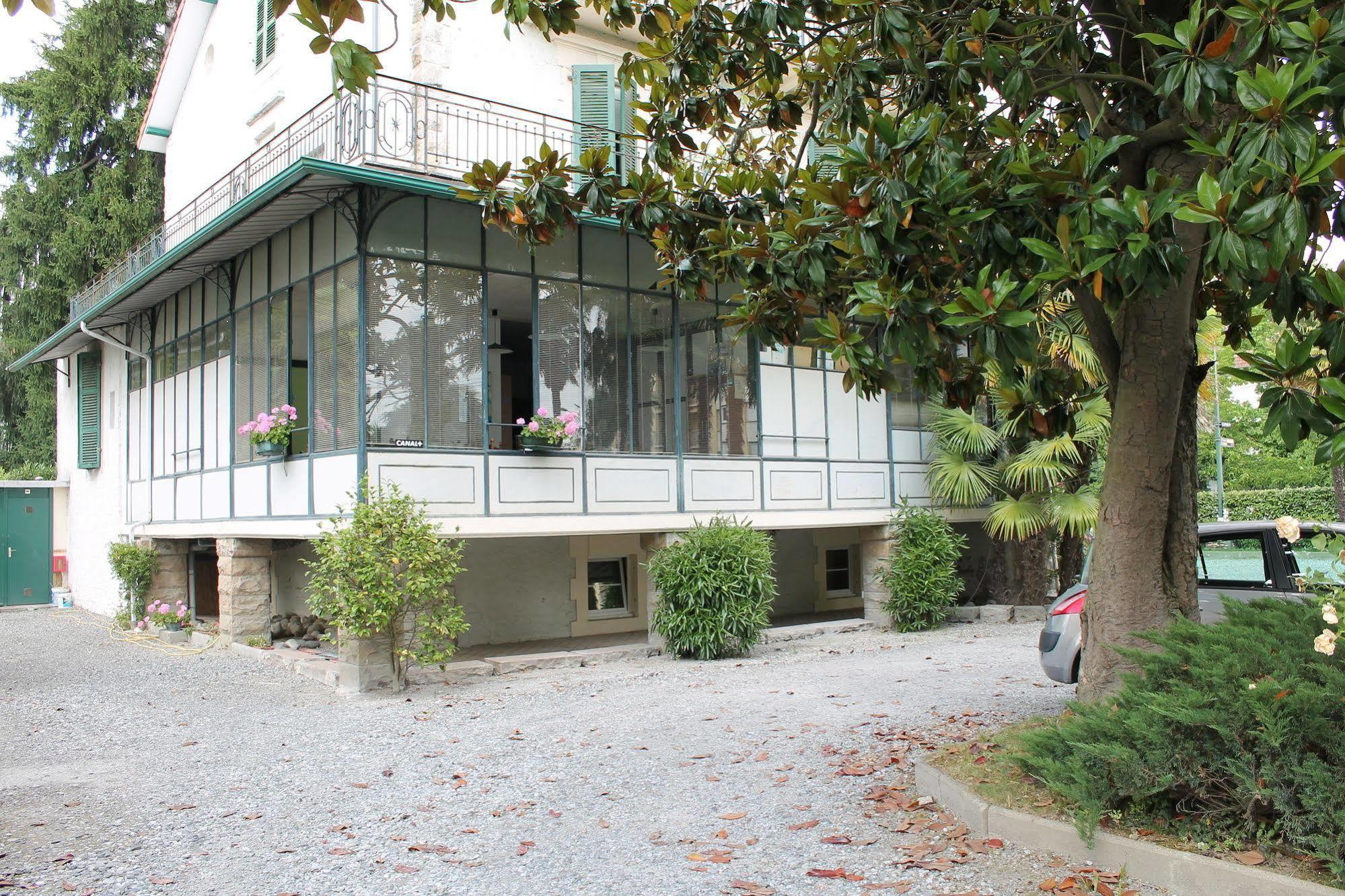 Hotel Montilleul - Villa Primrose Pau Bagian luar foto