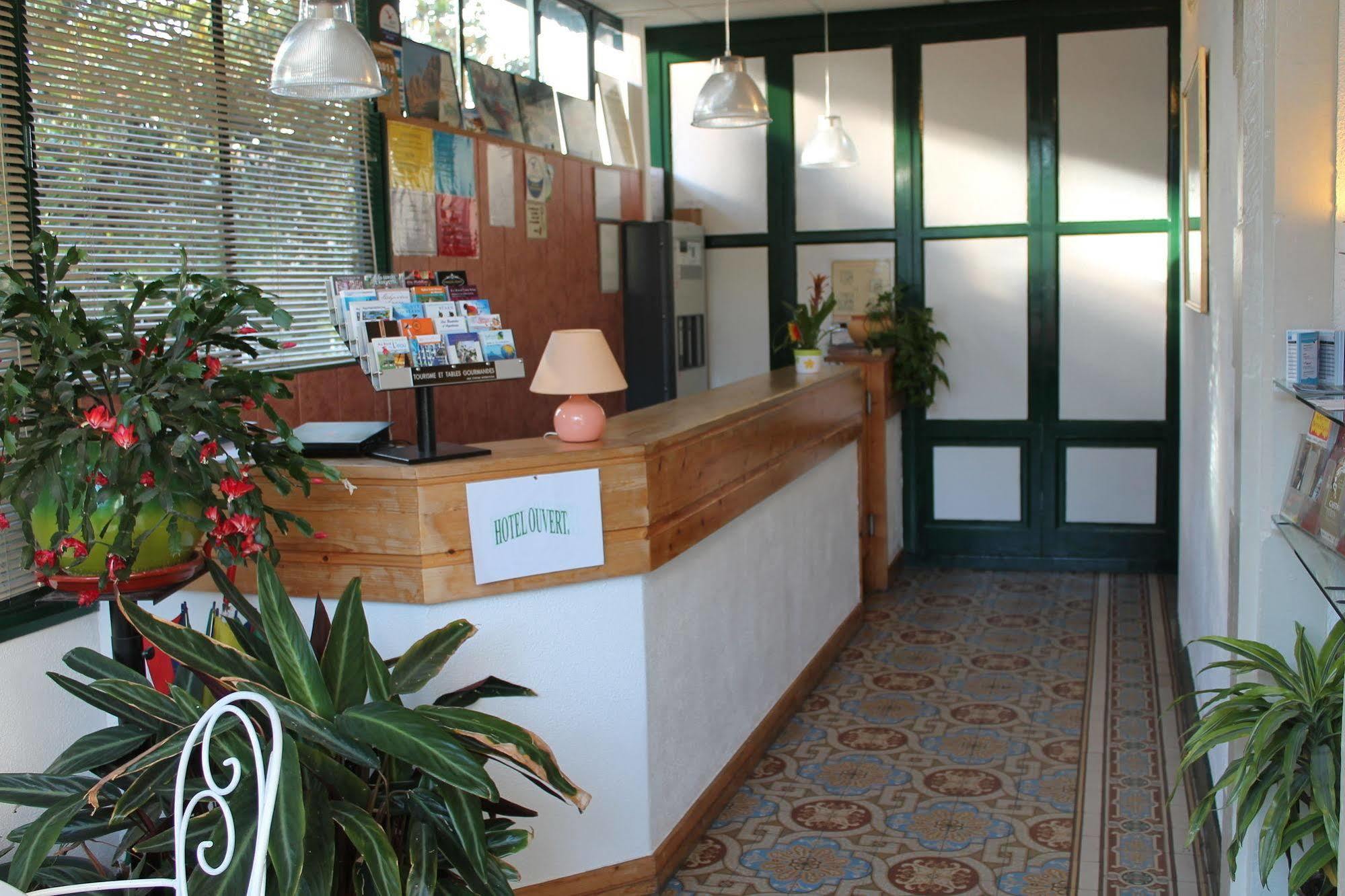 Hotel Montilleul - Villa Primrose Pau Bagian luar foto